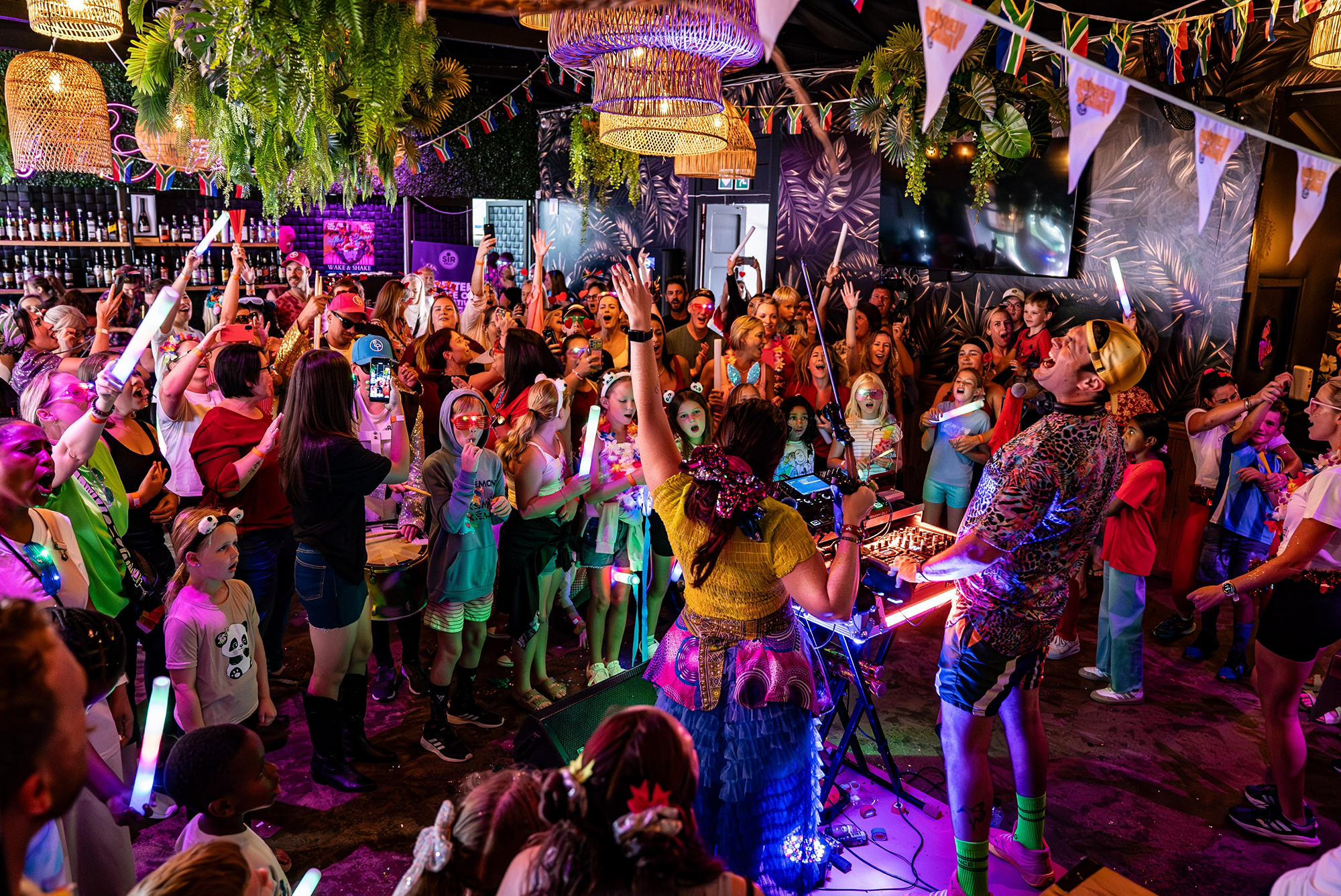 lineage-wake-and-shake-gallery-utickets-4UD