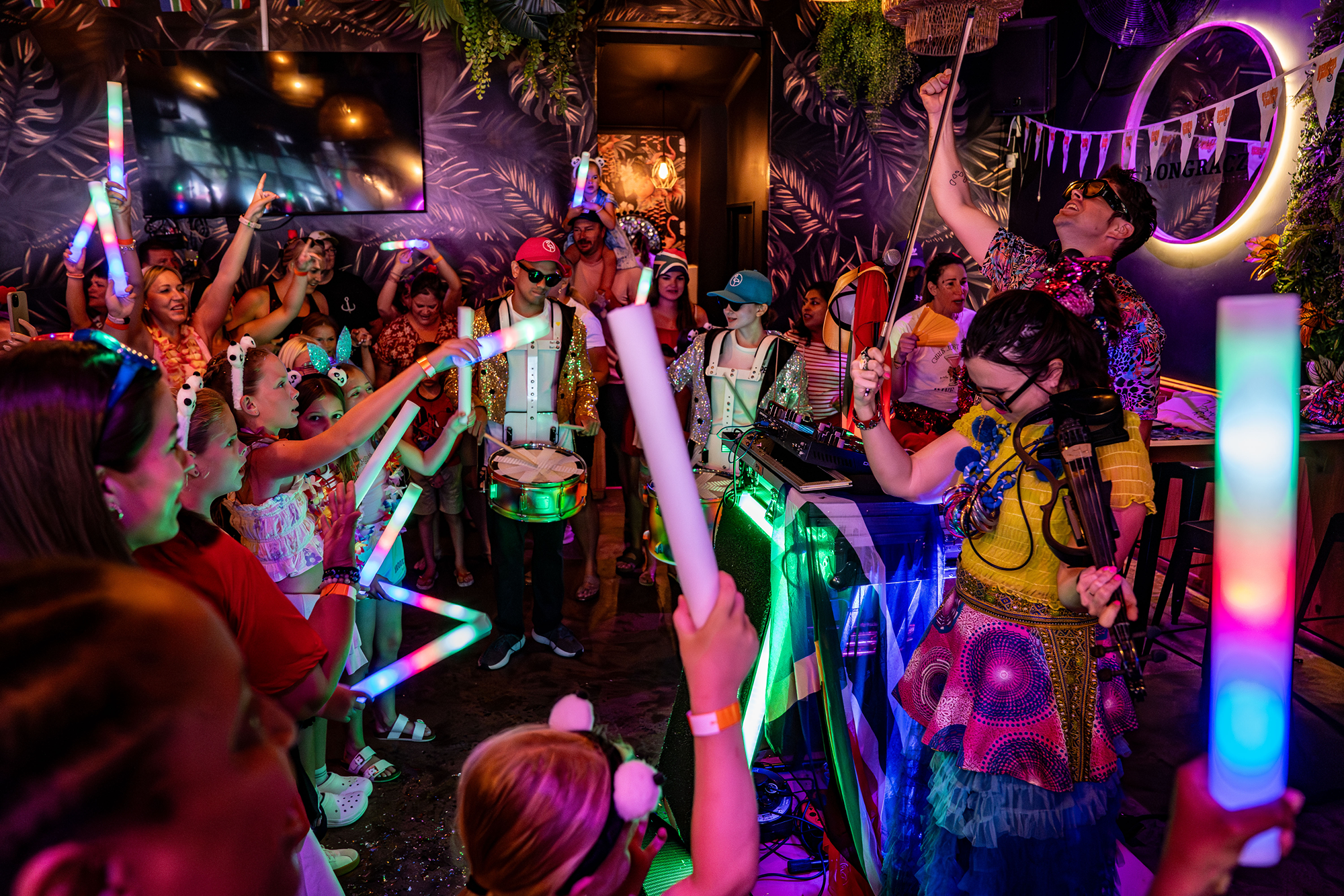 tipsy-flamingo-wake-and-shake-extra-time-gallery-utickets-640