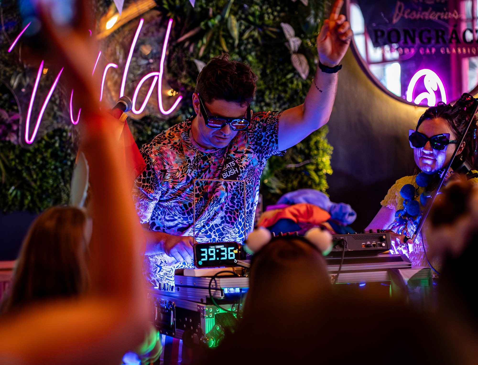 tipsy-flamingo-wake-and-shake-extra-time-gallery-utickets-ILT